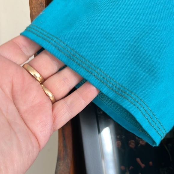 DICKIES Solid Turquoise V-Neck Scrub Top, SizeX-small, GUC. - Picture 4 of 8